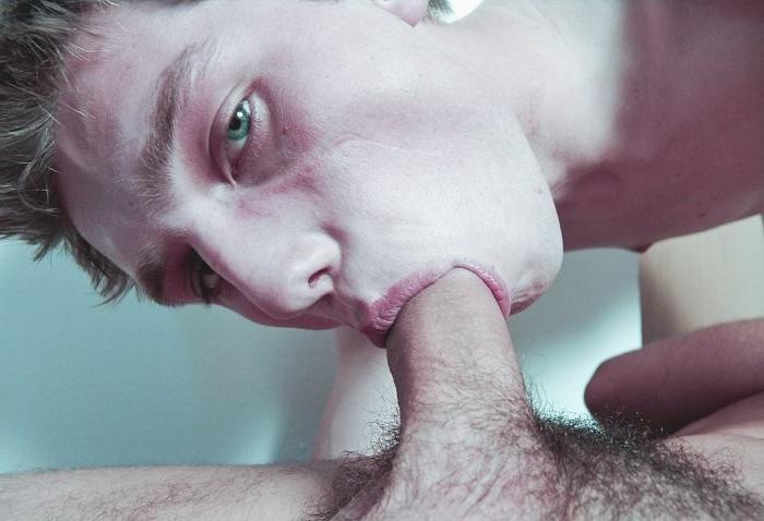 20P Two fair haired college dudes fucking and cumming on the floor