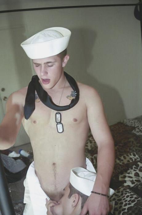 20P Two fresh marines mutual fingering and pounding after service
