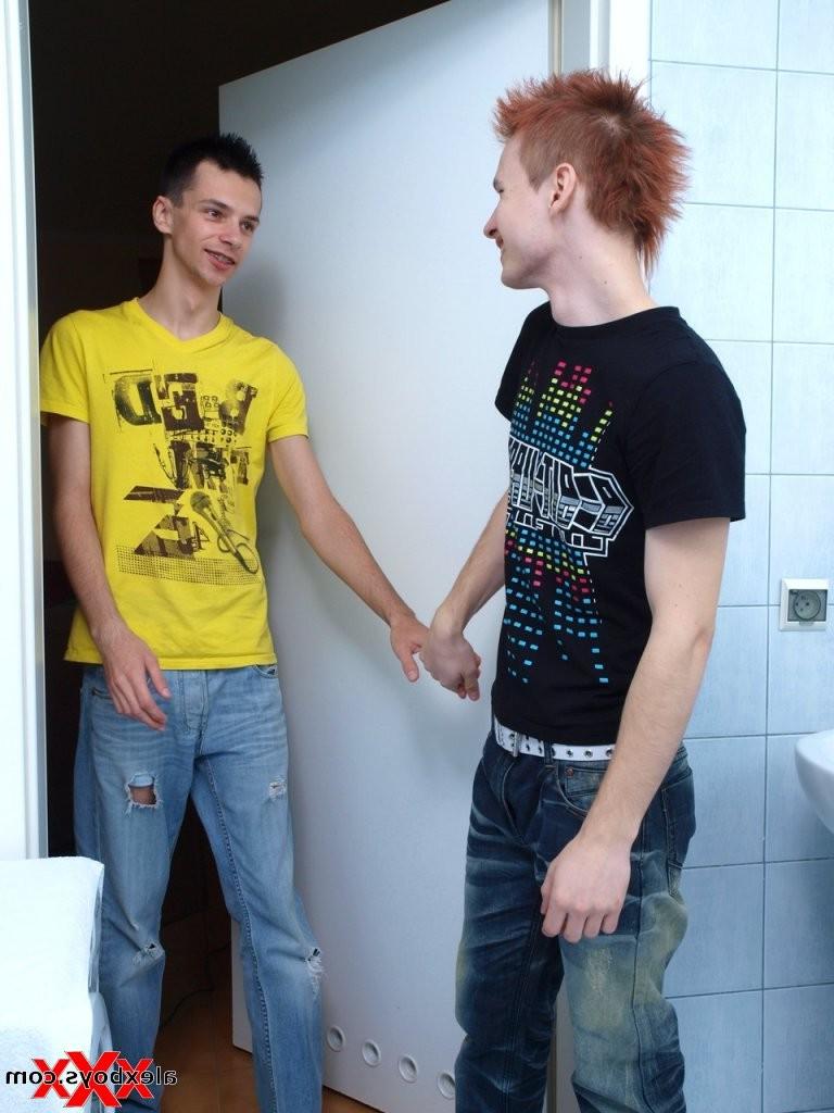 12P Cute Twinks doing it in the bathroom