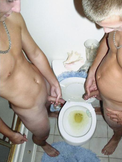 20P Two smooth amateurs washing each other and peeing in a bathroom