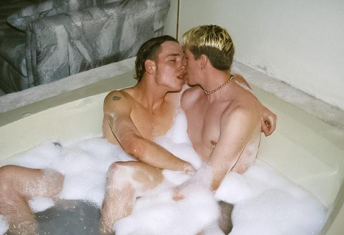 20P Fair and dark haired twinks mutual big cock sucking in jacuzzi