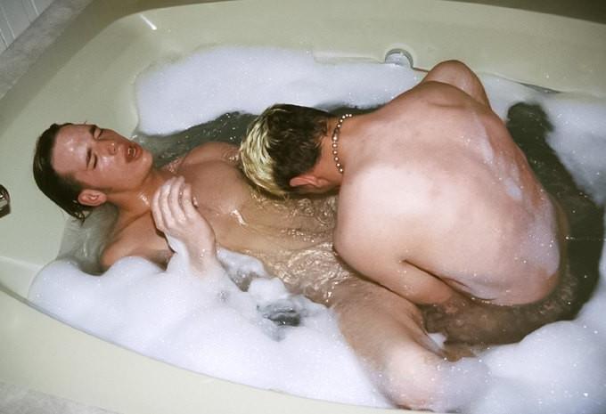 20P Fair and dark haired twinks mutual big cock sucking in jacuzzi