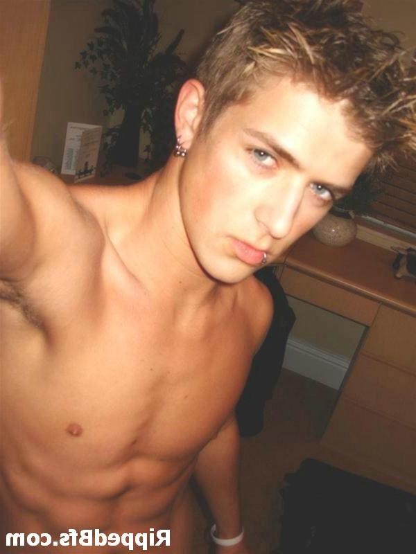 10P Hunk dude with big muscles is in the bathroom cleaning up