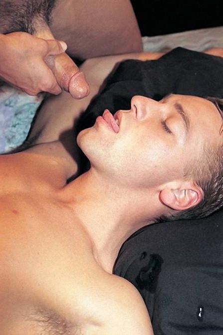 20P Two fair haired college twinks fucking and mutual facial cumming