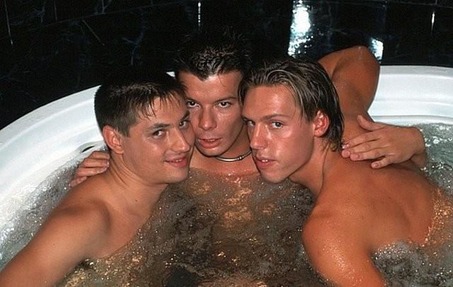 20P Three tanned twinks sucking and diddling by turn in jacuzzi