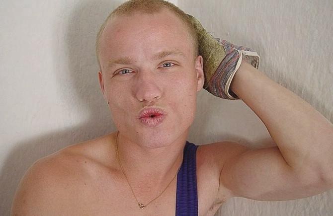 20P Fair haired twink self toying, masturbating and cumming pleasure
