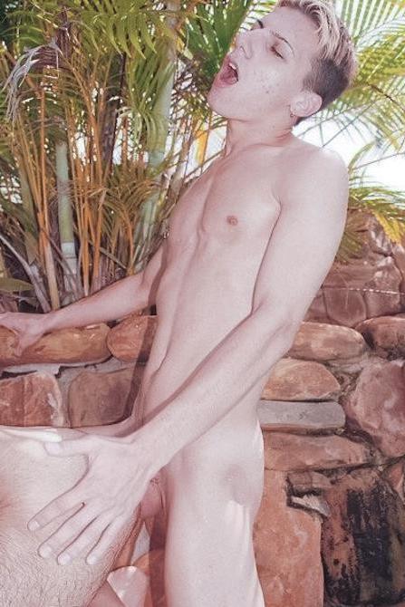 20P Blond and dark haired twinks mutual sucking and fucking outdoors