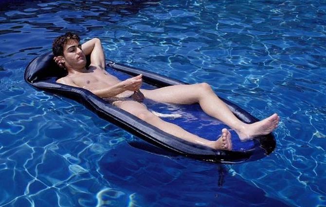 20P Sweet latin dude enjoys self dildoing and jerking off in a pool