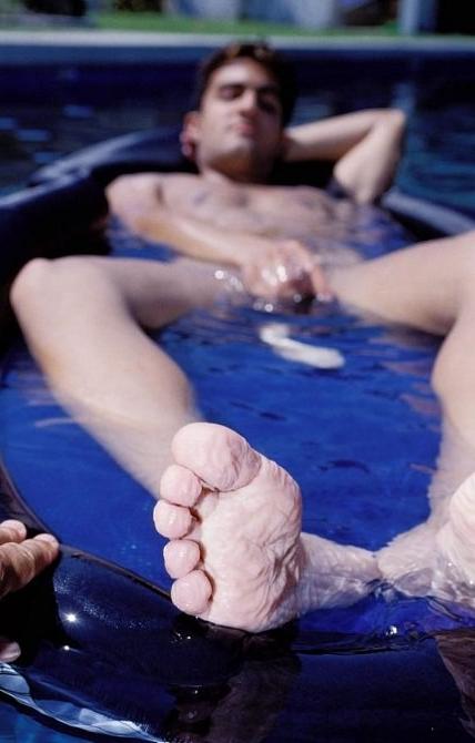 20P Sweet latin dude enjoys self dildoing and jerking off in a pool