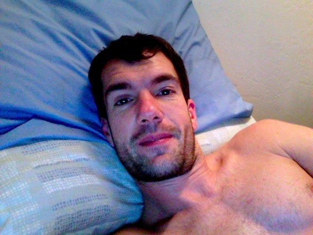 12P Check out these horny fella wanting to jerk off with you