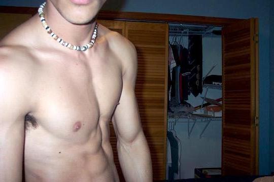12P Check out these horny fella wanting to jerk off with you
