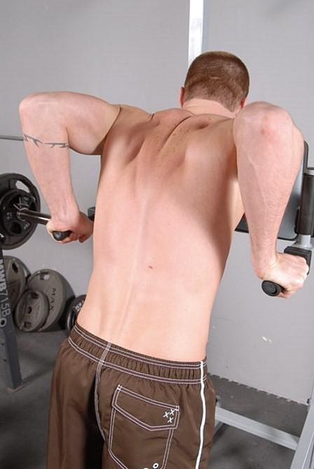 20P Red and dark haired muscles sucking in a gym after workout