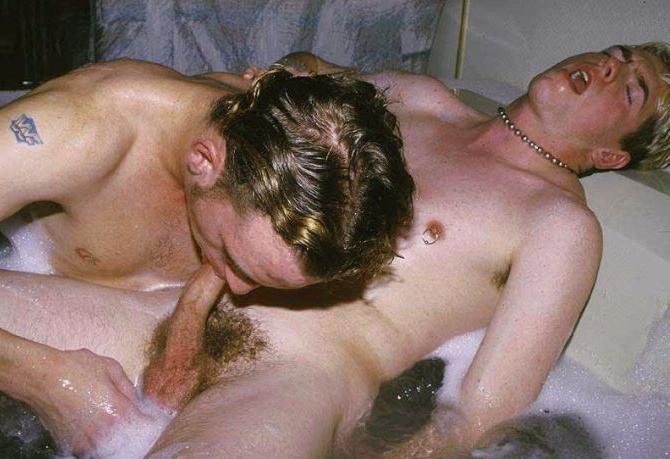 20P Blond and dark haired buds sucking treat while taking a bath