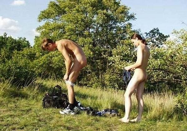 20P Dark and fair haired fellows enjoy outdoor sucking pleasure