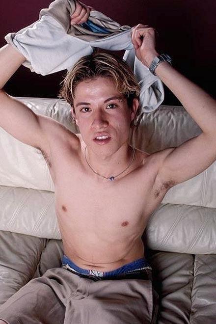 20P A fair haired twink enjoys self dildoing and cumming delight