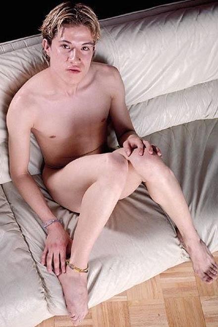 20P A fair haired twink enjoys self dildoing and cumming delight