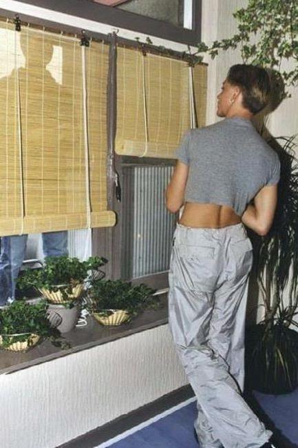 20P Blond n dark haired twinks enjoy genitals shaving in a kitchen
