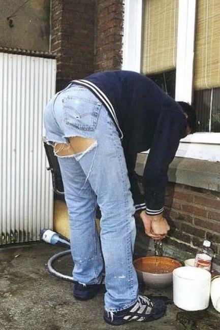 20P Blond n dark haired twinks enjoy genitals shaving in a kitchen