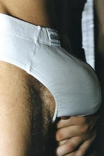 20P Blond n dark haired twinks enjoy genitals shaving in a kitchen