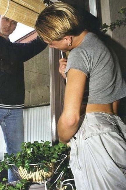20P Blond n dark haired twinks enjoy genitals shaving in a kitchen