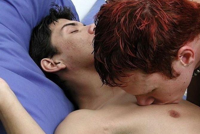 20P Red and dark haired twinks cock riding and cumming pleasure