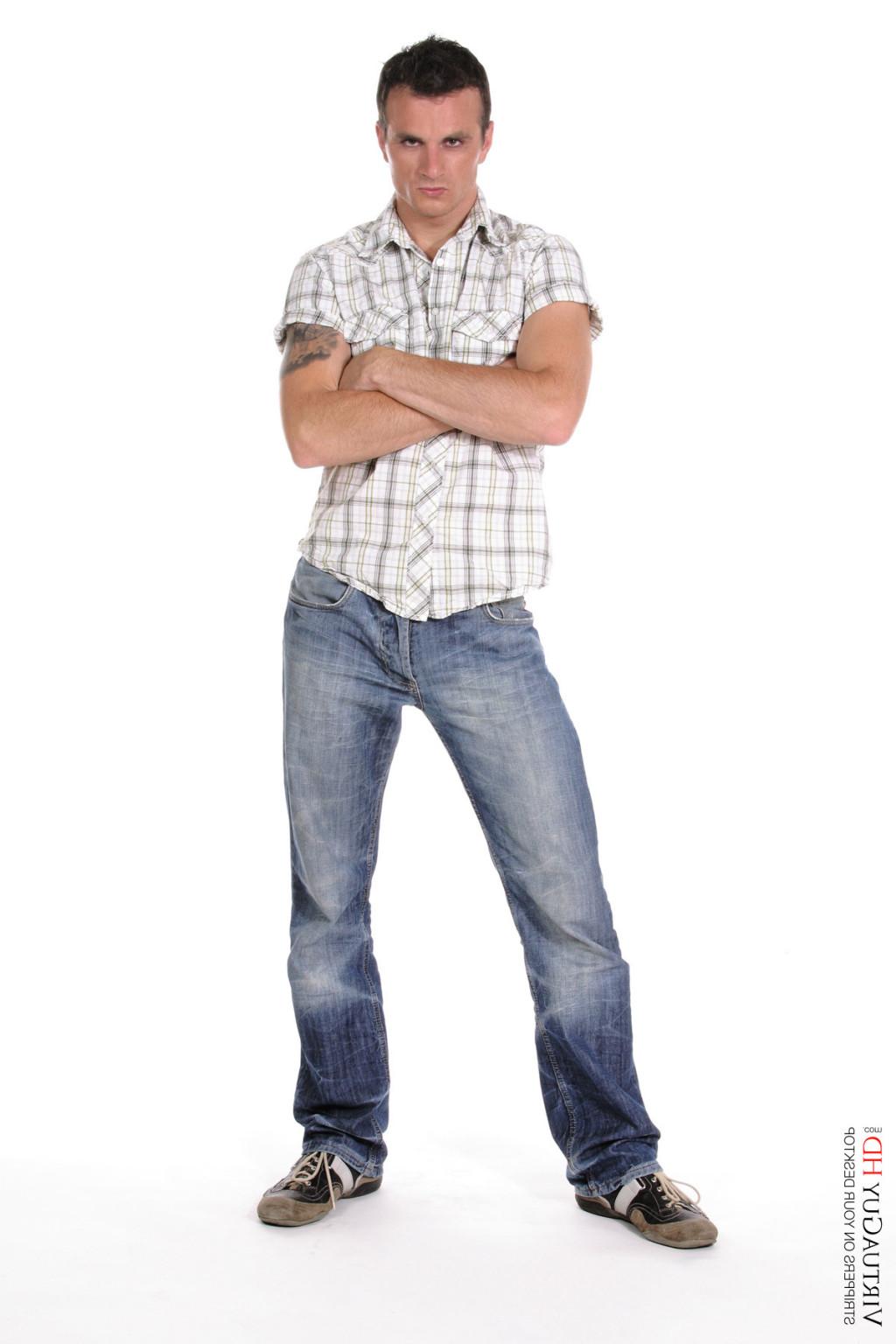 15P Black haired guy takes out his dick from the blue jeans