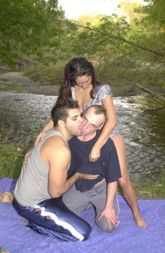 20P Horny bisexual hunk sucking cock in an outdoor threesome