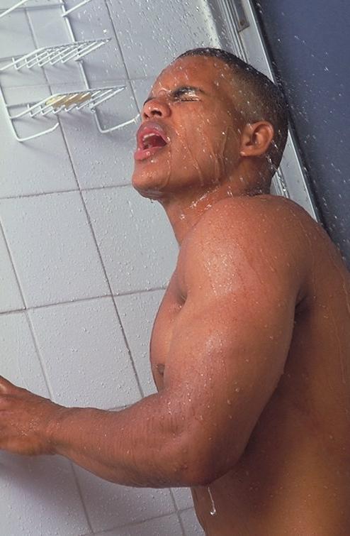 20P Horny bathing ebony gay hunk loves playing with his cock