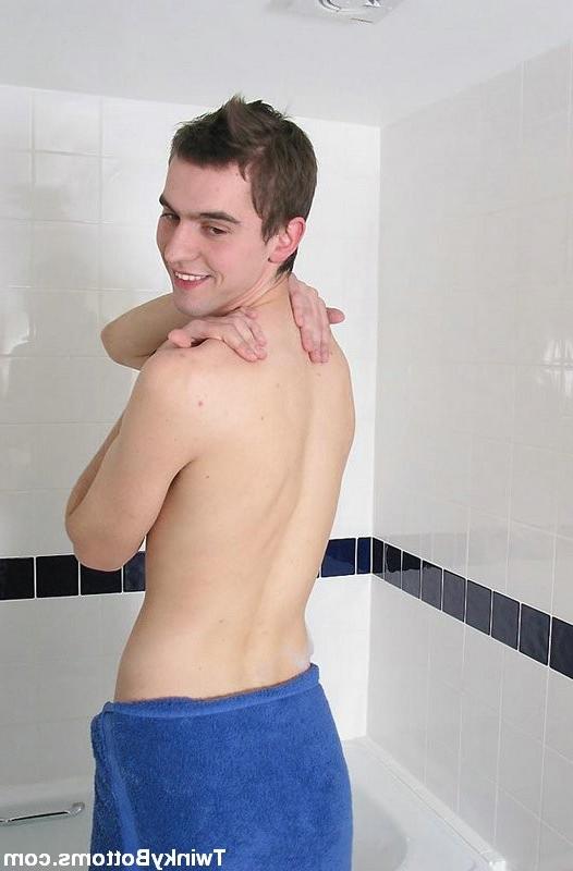 12P A very cute teen  posing inside the bathroom