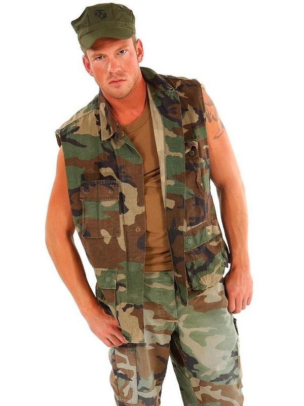 12P Musculine military dude stripping all for you