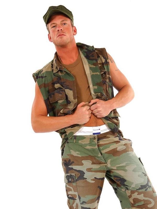 12P Musculine military dude stripping all for you