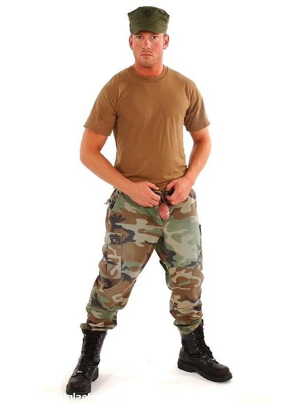 12P Musculine military dude stripping all for you