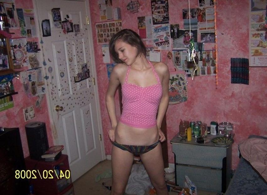 16P Army girl getting naked