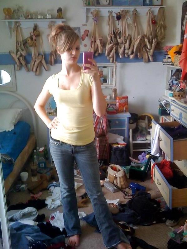25P Queens in jeans LIX