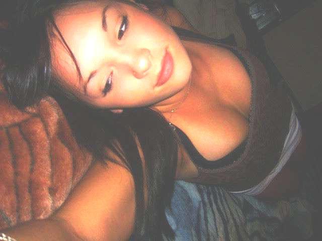 15P Photos of a blonde babe posing naked in the bathroom
