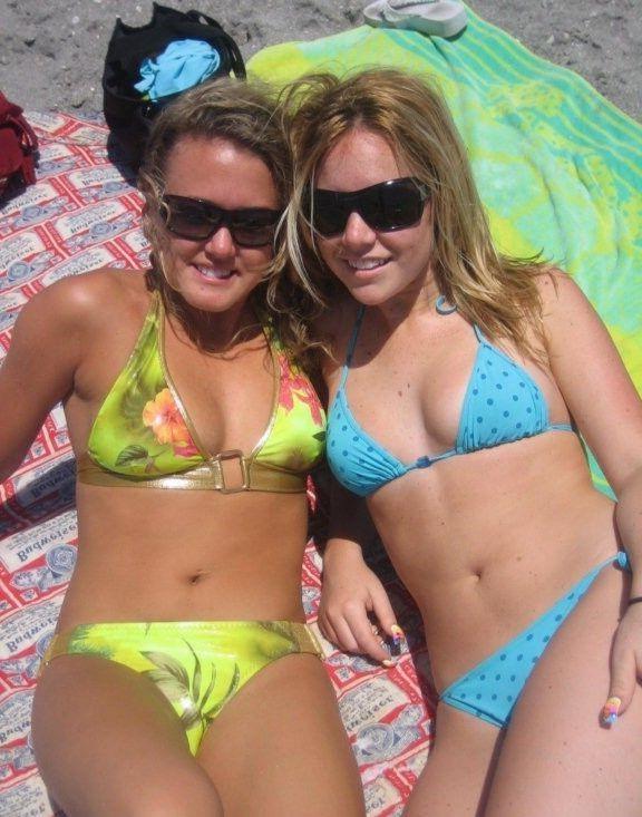 16P Hot curly blonde shows off her bouncy tits