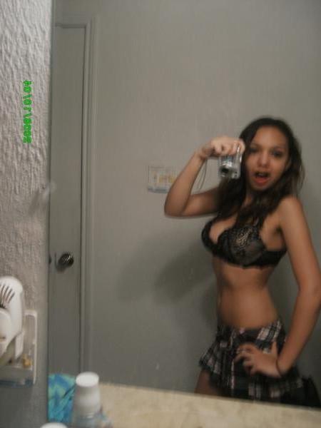 16P Horny Latina mirror self pics naked