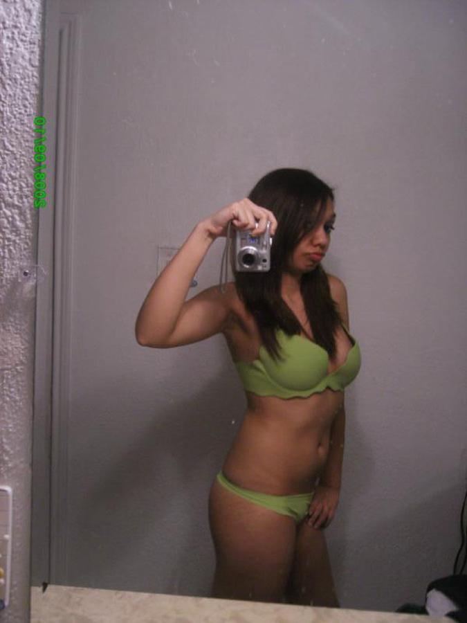 16P Horny Latina mirror self pics naked