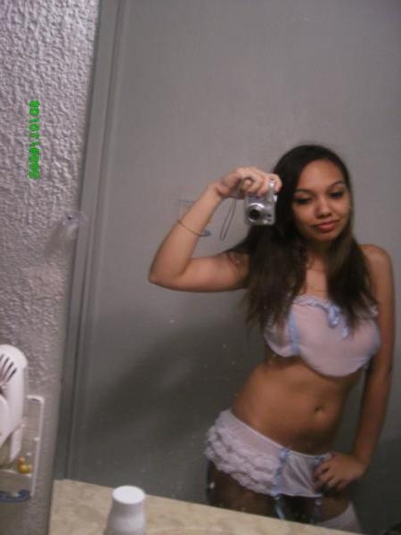 16P Horny Latina mirror self pics naked