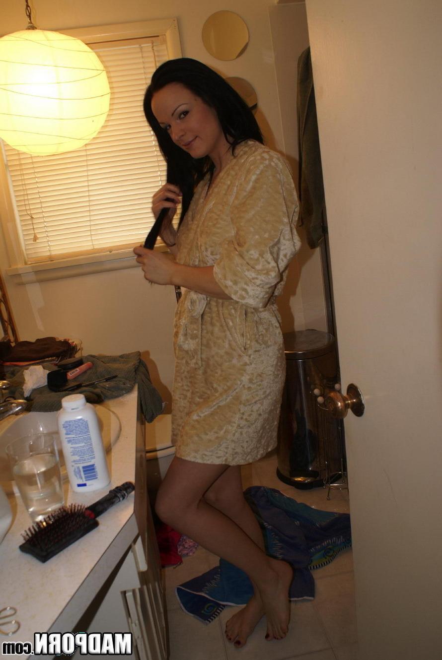 9P Real amateur couples pawn their sextapes