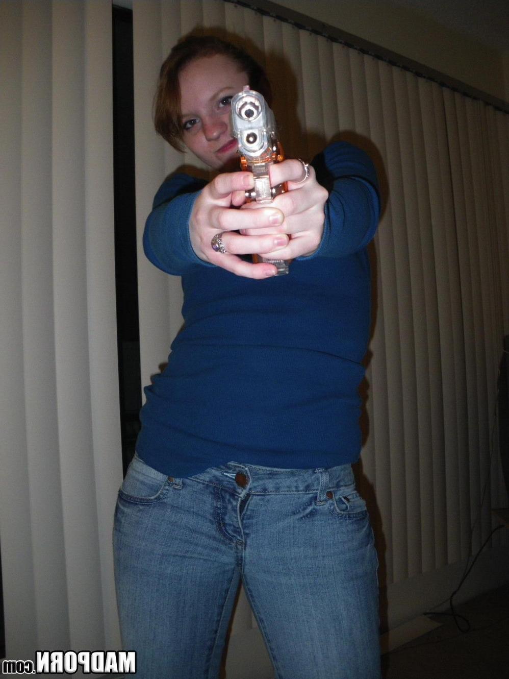 15P Real amateur couples pawn their sextapes
