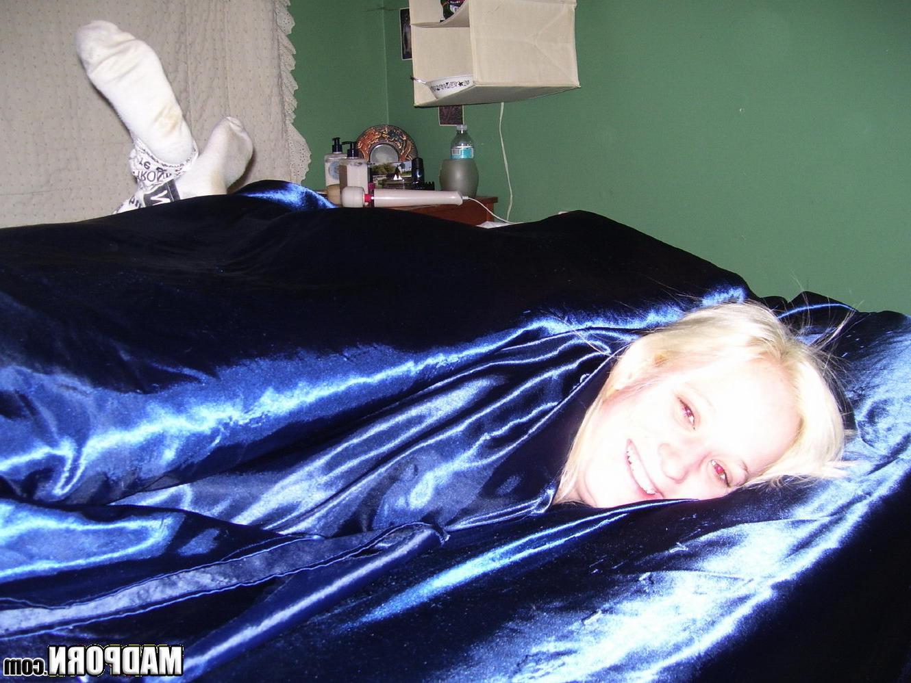 15P Real amateur couples pawn their sextapes