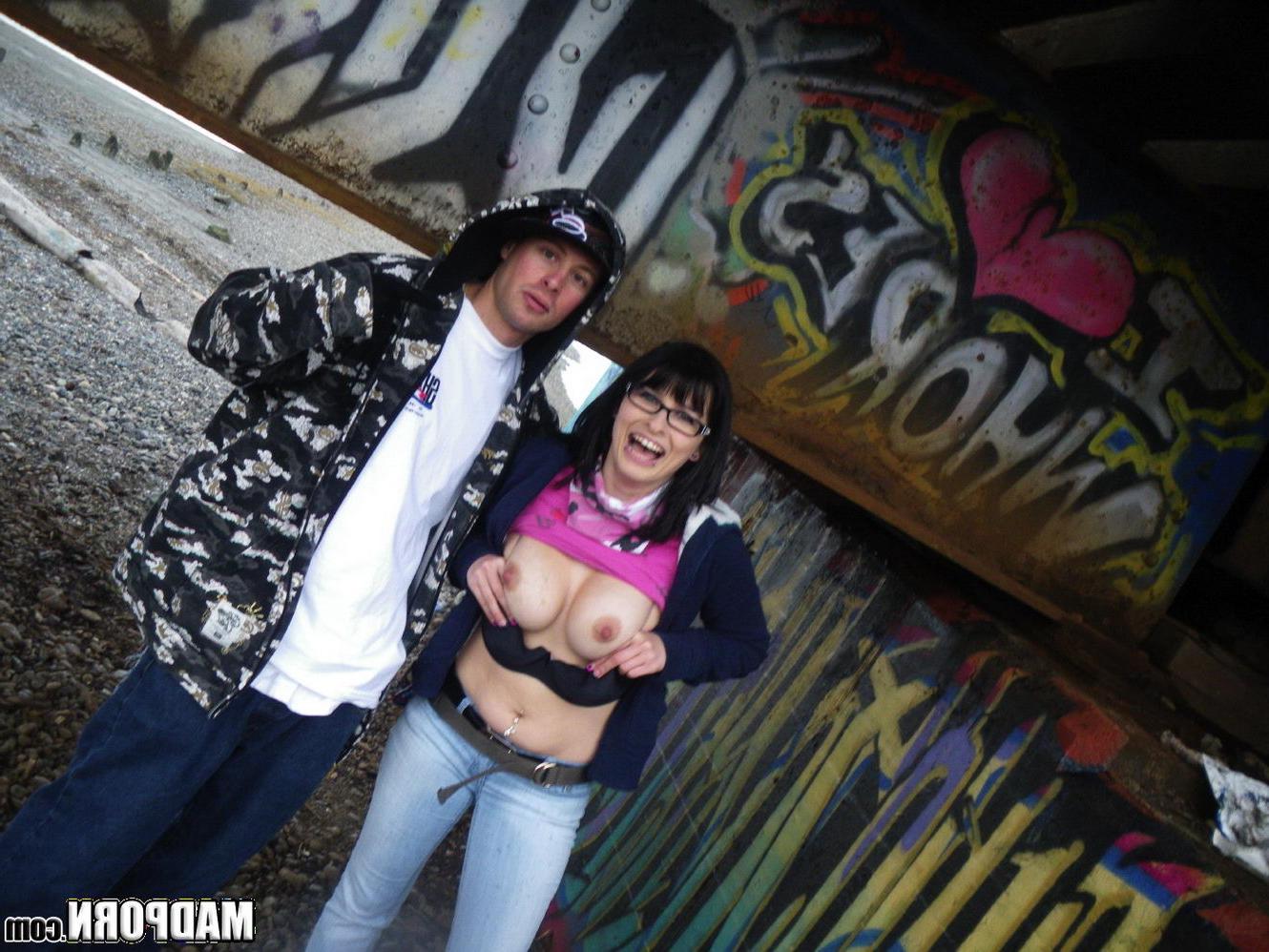 15P Real amateur couples pawn their sextapes
