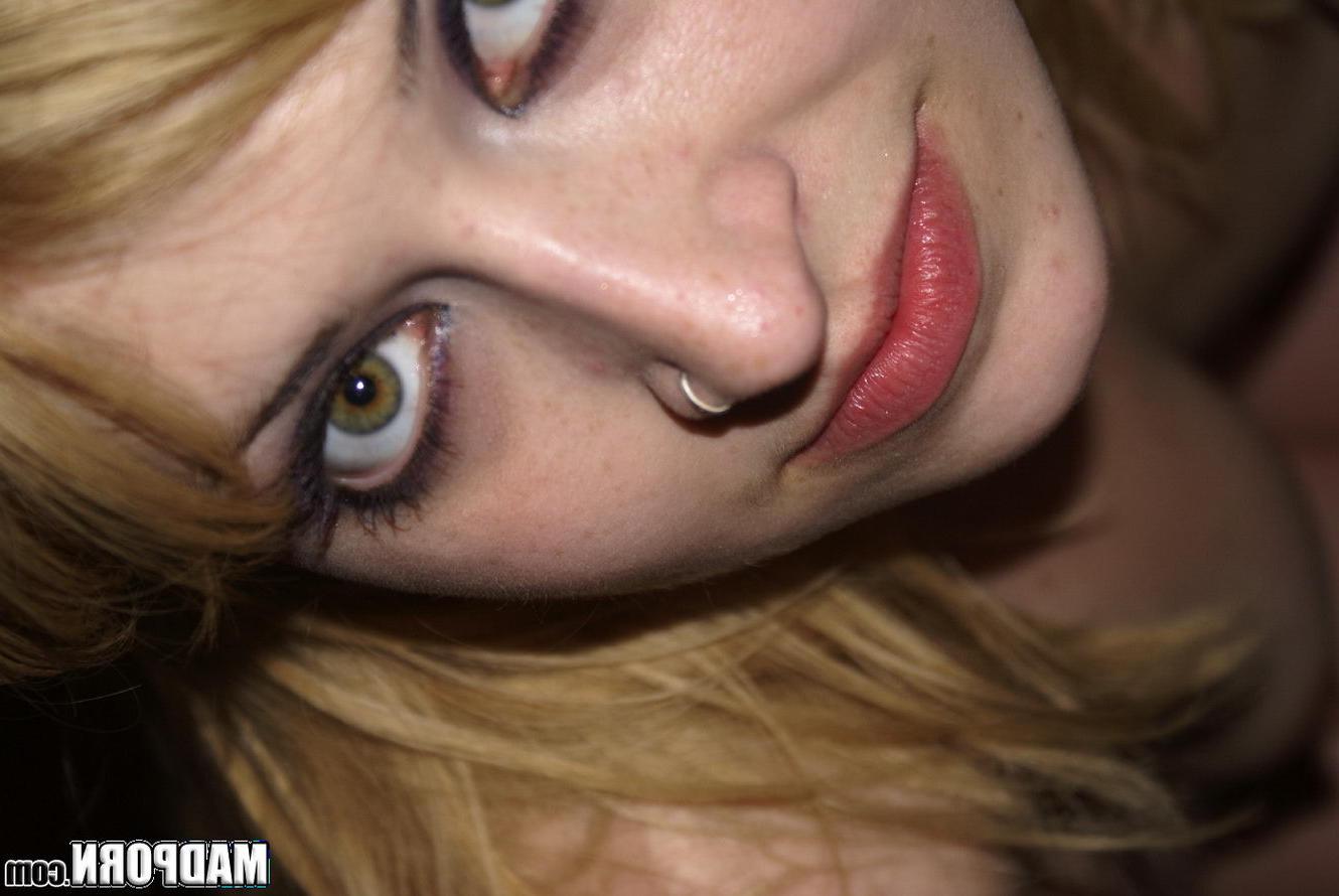 15P Real amateur couples pawn their sextapes