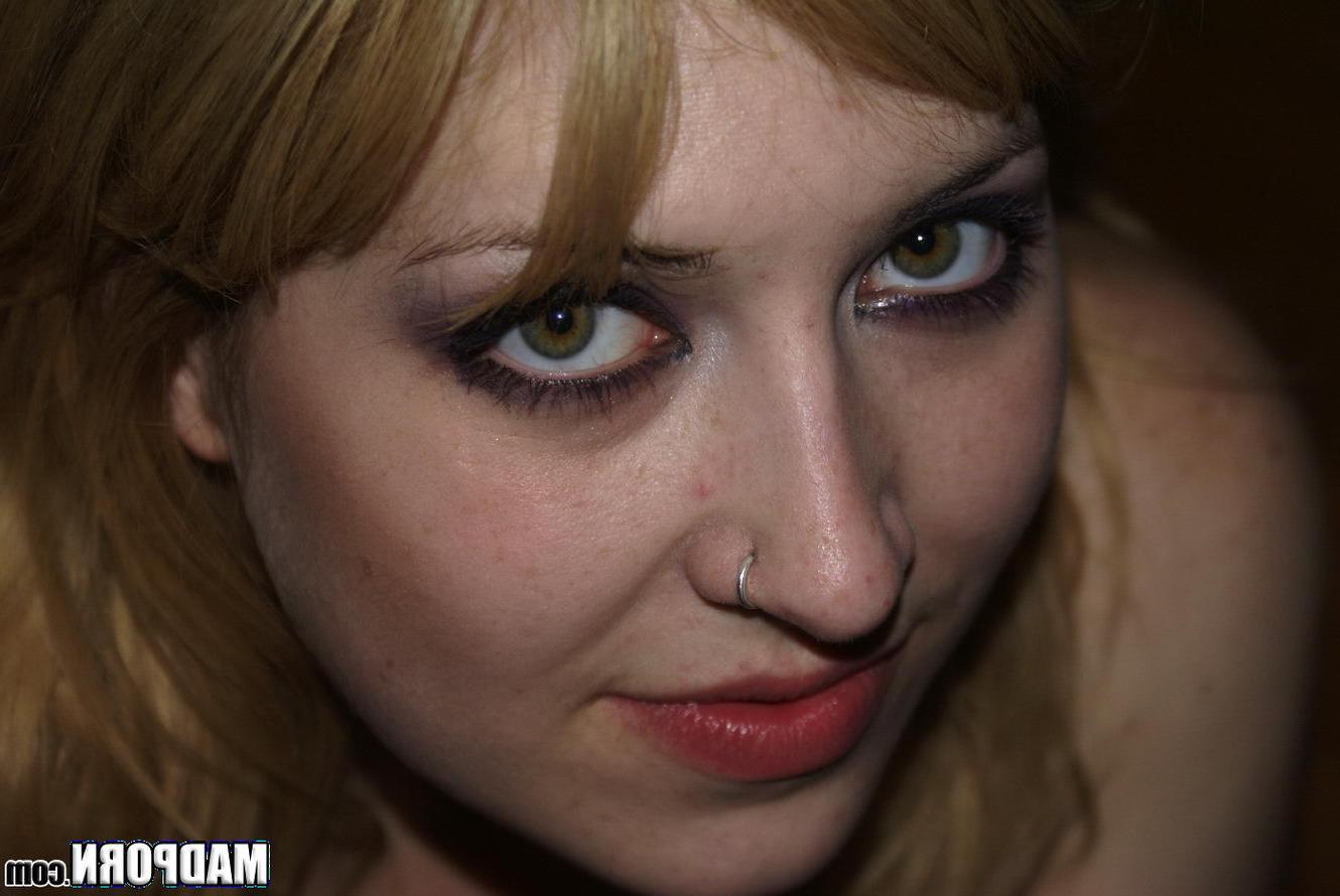 15P Real amateur couples pawn their sextapes