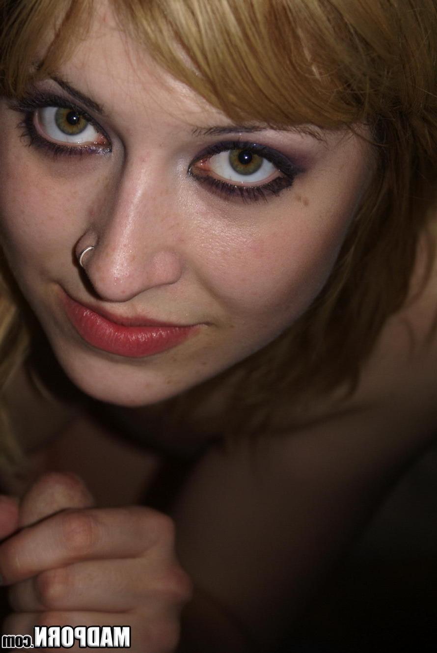 15P Real amateur couples pawn their sextapes