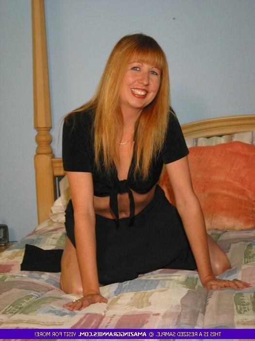12P Long Haired Redhead Mature Chick Strips For You To Show Her Good