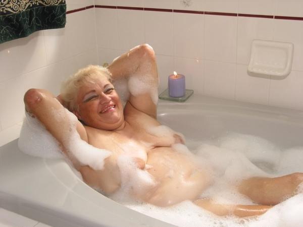 15P Granny in bathroom
