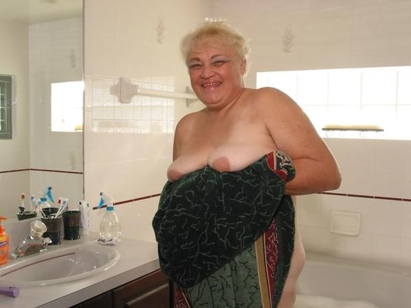 15P Granny in bathroom