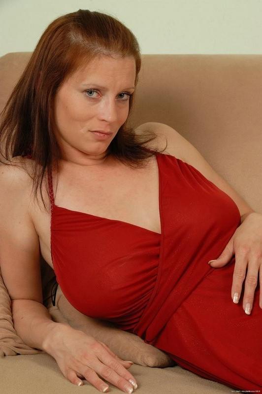 15P Hot redhead milf Carol shows her thick pussy off